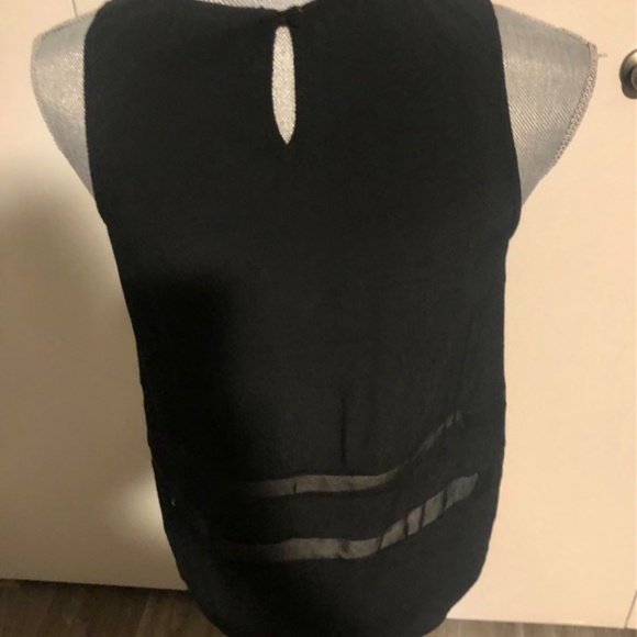 🕕 PEEK A BOO A BIT SHEER PRETTY TOP SIZE MED - Picture 4 of 6